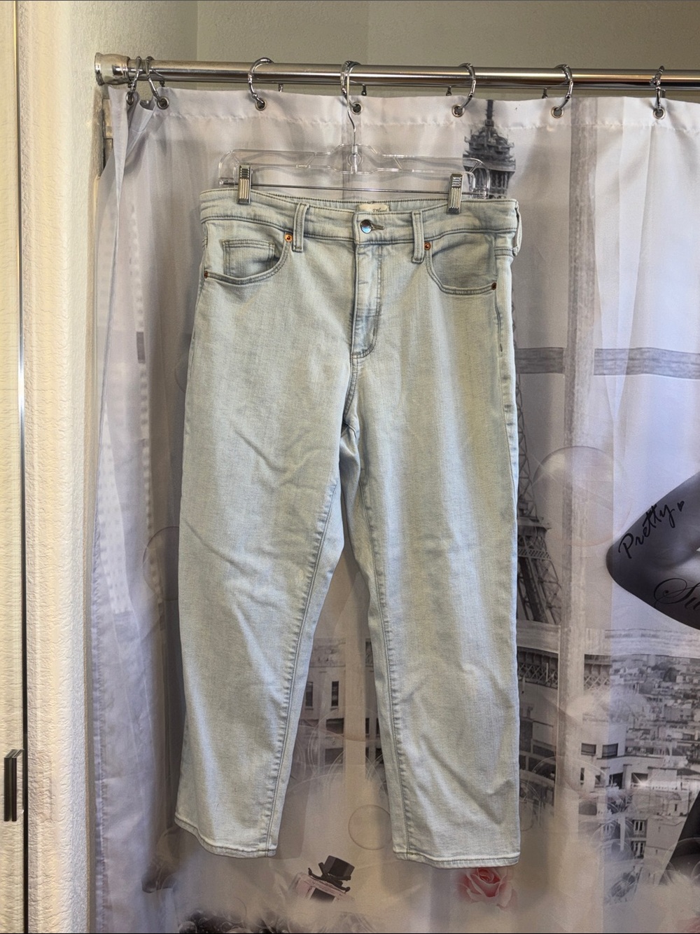 Universal Thread High Rise Slim Straight Light Wash Jeans
